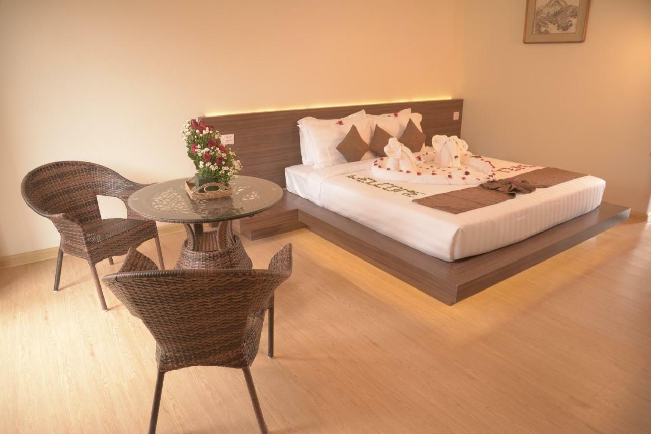 ตาซิน พาเลซ เอ โฮเต็ล Hotel งาปาลิ ภายนอก รูปภาพ